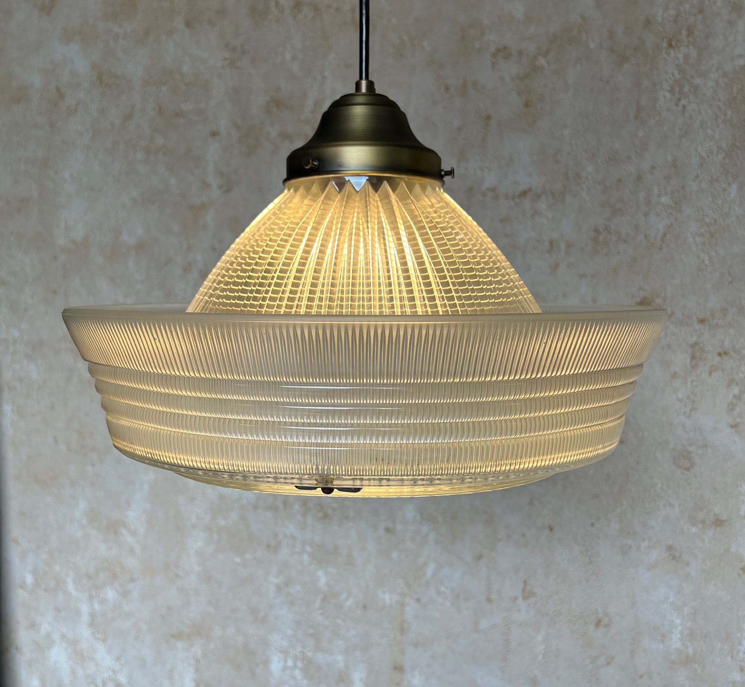 American Glass and Brass 1960's Pendant Fixture (LC0315-01 American Glass and Brass 1960's Pendant Fixture (LC0315-01